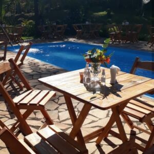Jogo de mesa dobrável em madeira